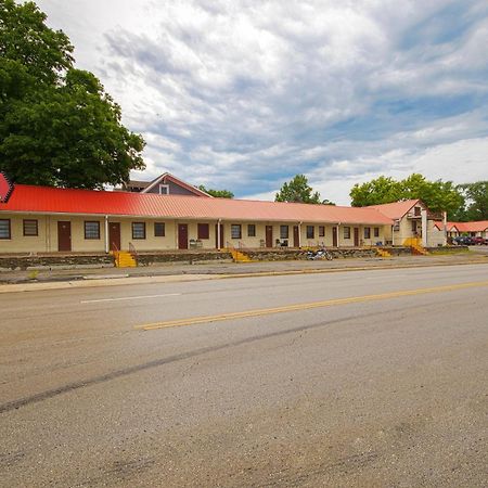 Sunflower Motel Hiawatha By Oyo Экстерьер фото
