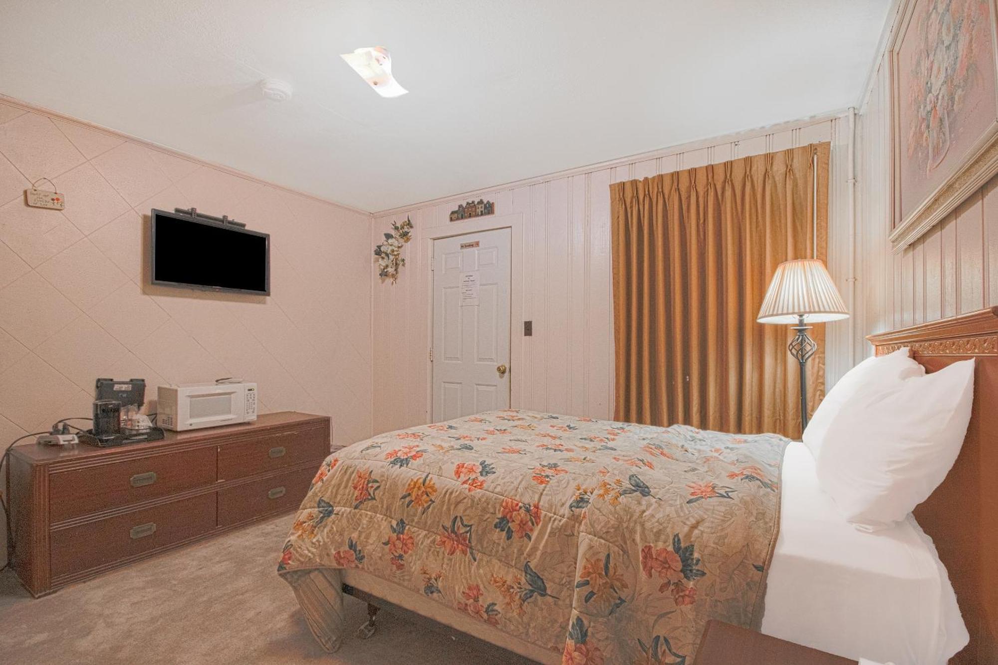 Sunflower Motel Hiawatha By Oyo Экстерьер фото