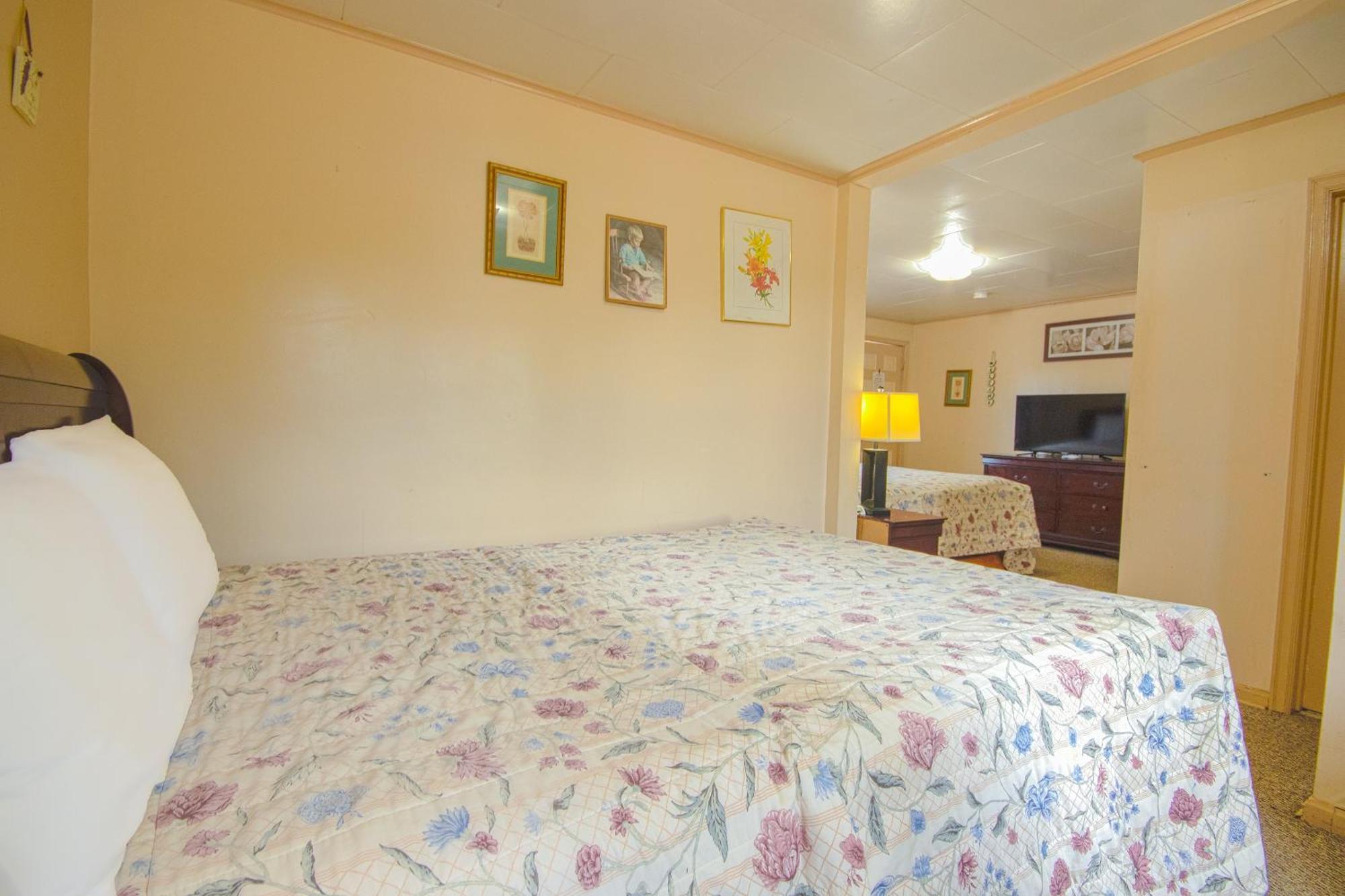 Sunflower Motel Hiawatha By Oyo Экстерьер фото