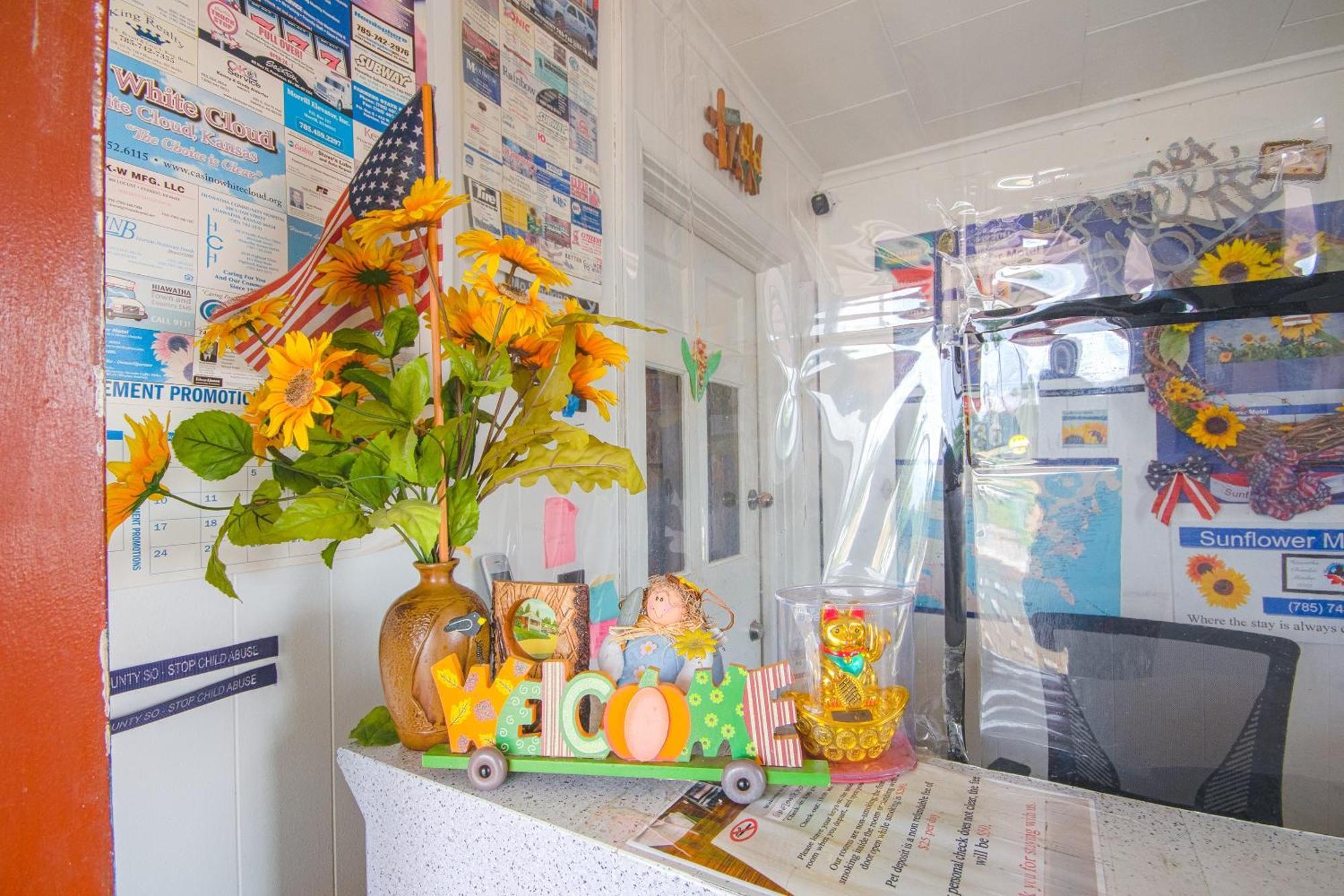 Sunflower Motel Hiawatha By Oyo Экстерьер фото